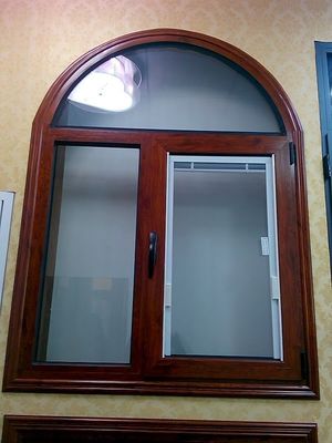 A grão de madeira pintou o projeto comercial de alumínio da janela da grelha da volta da inclinação de Windows